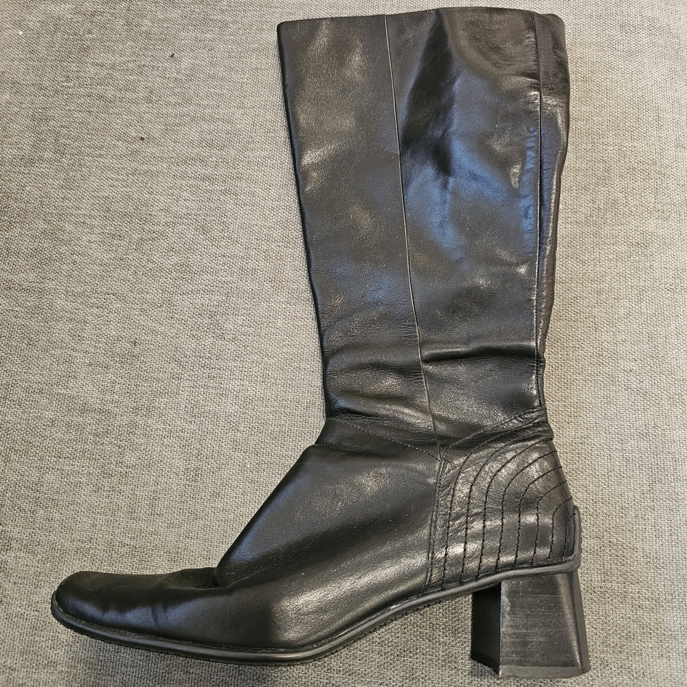 Aldo Black Heeled Boots Classic Leather Design